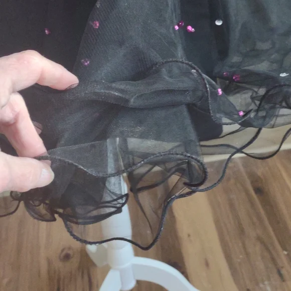 Valentine's Day Dress. Pink silver & red sequins. Black skirt. Size 4-6 No brand - Picture 8 of 10